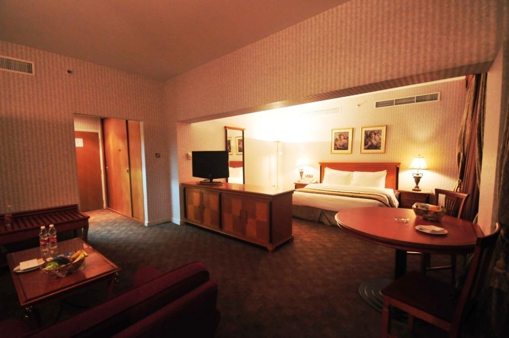 דובאי Abjad Grand Hotel מראה חיצוני תמונה